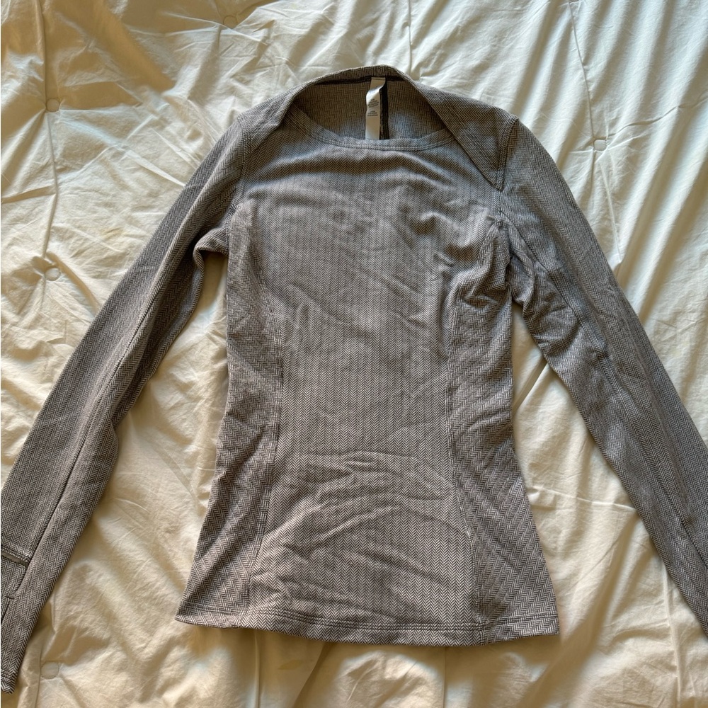 Lululemon long sleeve shirt